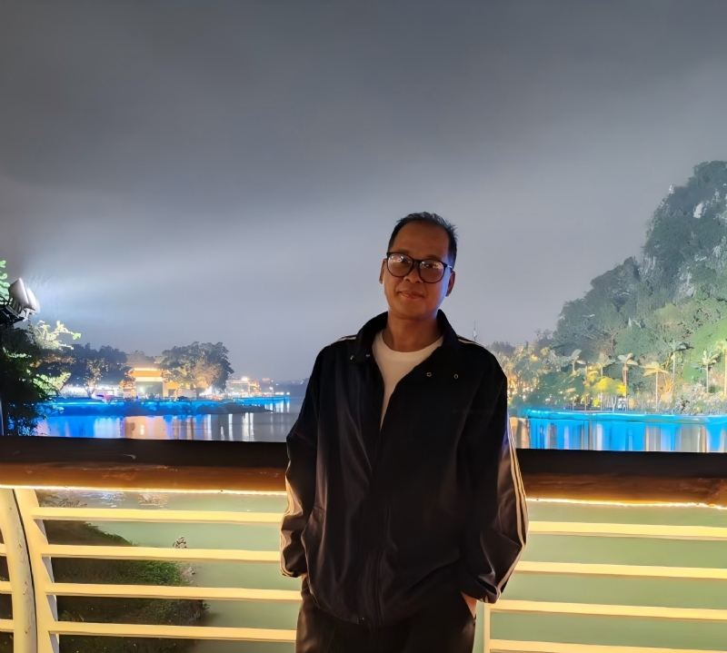 高山流云的第一张照片--肇庆闪婚服务中心